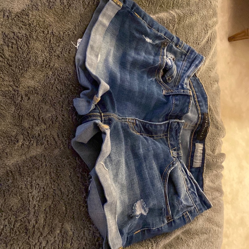 Aeropostale shorty style denim shorts size 6.